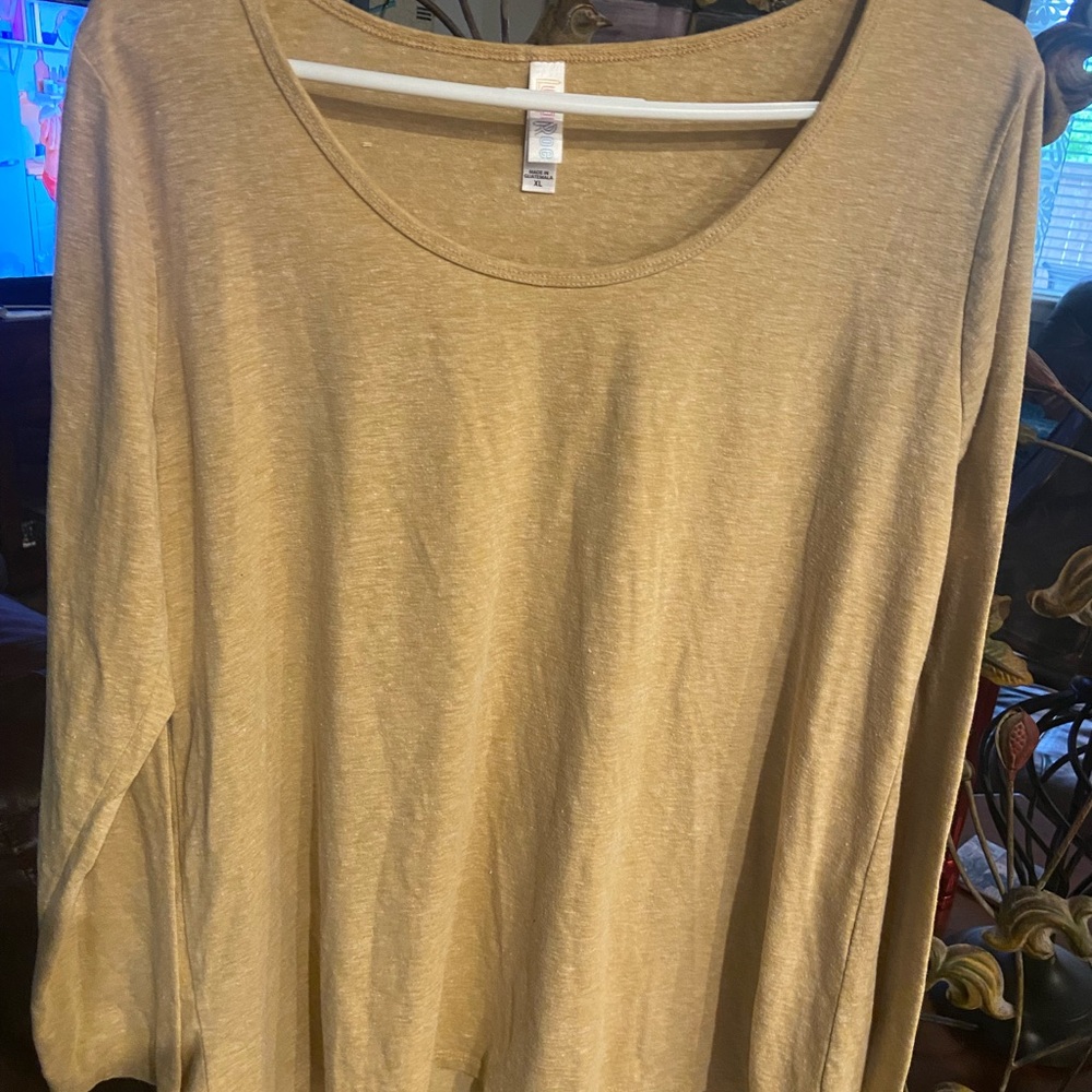 Long sleeve LuLaRoe tee shirt XL, great neutral color!